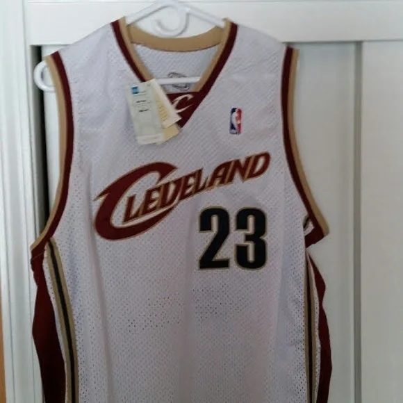 Mitchell & Ness White and Maroon Lebron James Rookie Cavaliers Jersey - Picture 1 of 16
